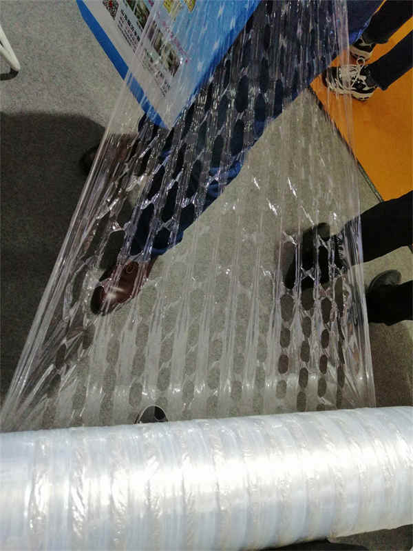 Película neta/reticulada para envasar películas estirables de ensilaje agrícola