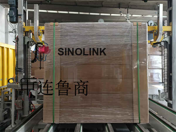 Máquina flejadora automática de protección de esquinas de lado largo