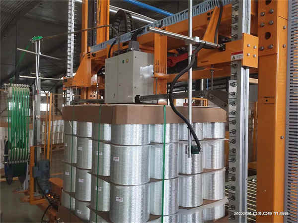 Máquina flejadora vertical de paletas completamente automática