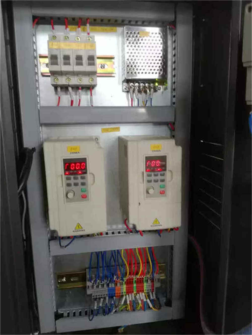 Envoltura tipo cilindro de cinta de goteo preestirada