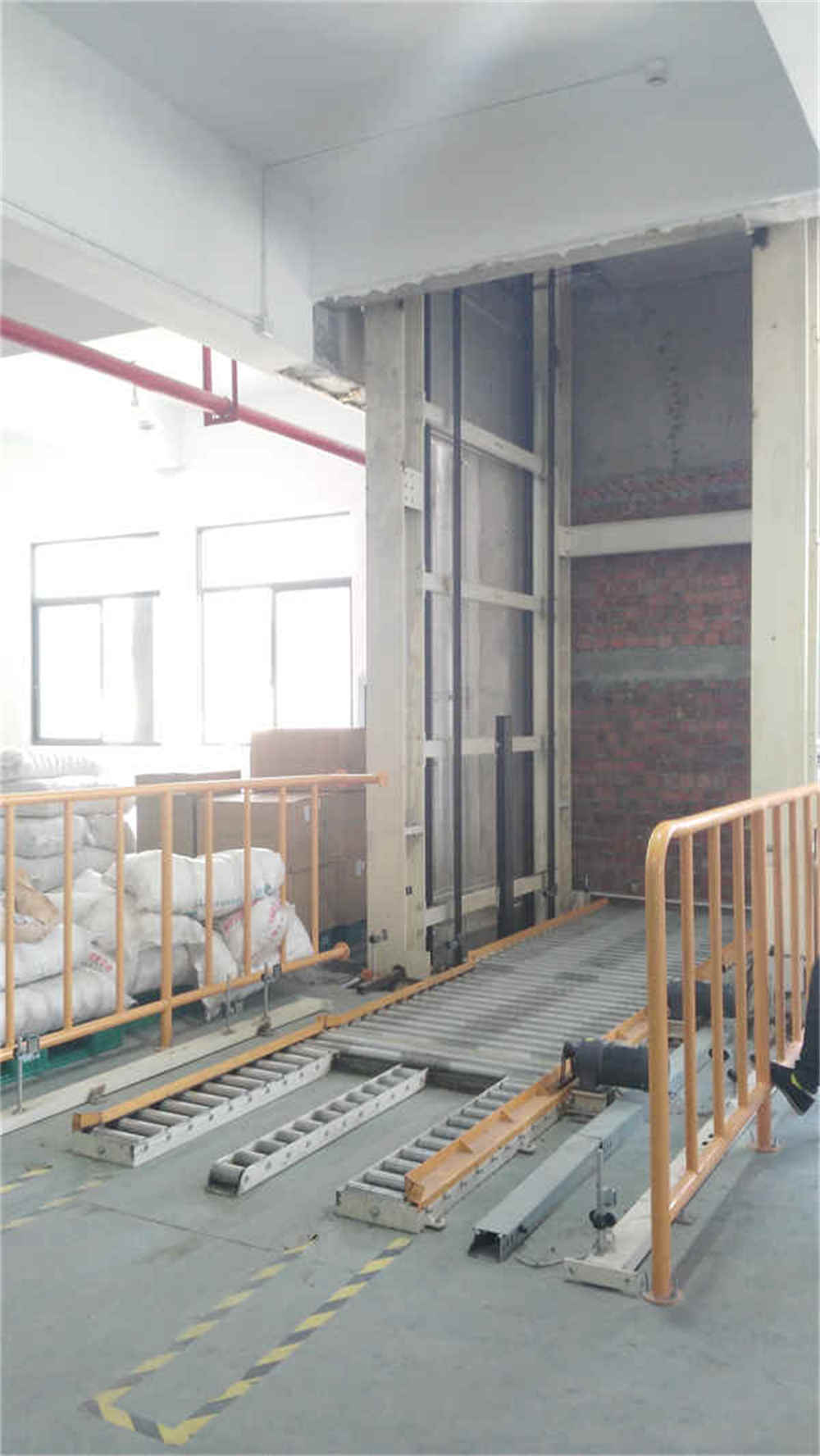 Transportador de elevación vertical de carga pesada no tripulado completamente automático