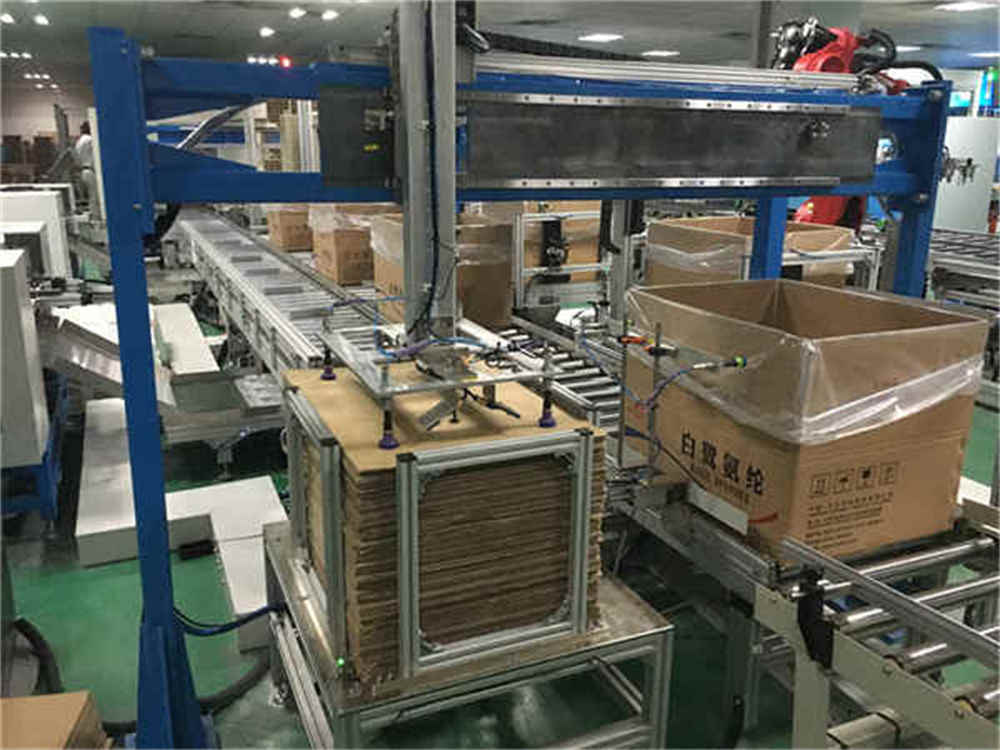 Manipulador automático de coordenadas rectangulares para agregar techos