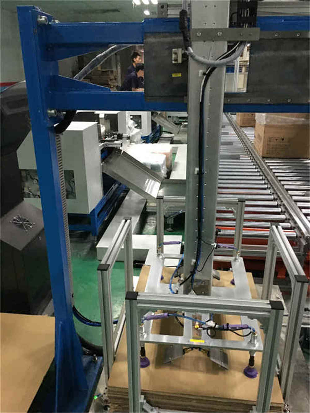 Manipulador automático de coordenadas rectangulares para agregar techos