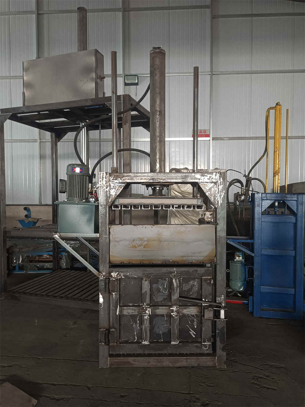 Máquina empacadora hidráulica completamente automática