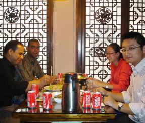 Clientes de Argelia por firmar el acuerdo sobre el pedido de 20 juegos de máquinas flejadoras