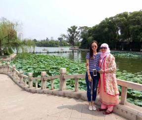 Clientes de Bangladesh por firmar el acuerdo por el pedido de 20 juegos de envolvedoras automáticas de palés