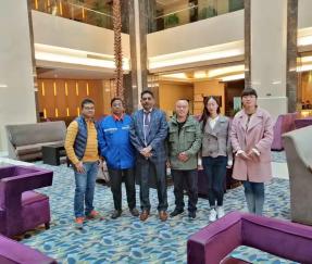 Clientes de Bangladesh por firmar el acuerdo sobre el pedido de 60 juegos de plataforma elevadora automática 1