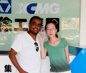 Clientes de Etiopía firman un contrato para un rodillo de construcción