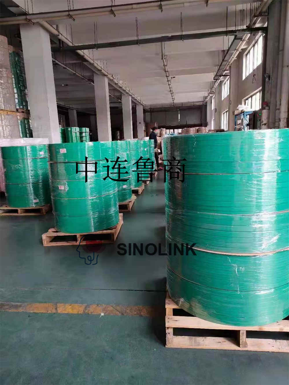 Cinta flejadora de rollo de banda de PET de ventas calientes para ventas Hot Sales PET Band Roll Strapping Tape For Sales