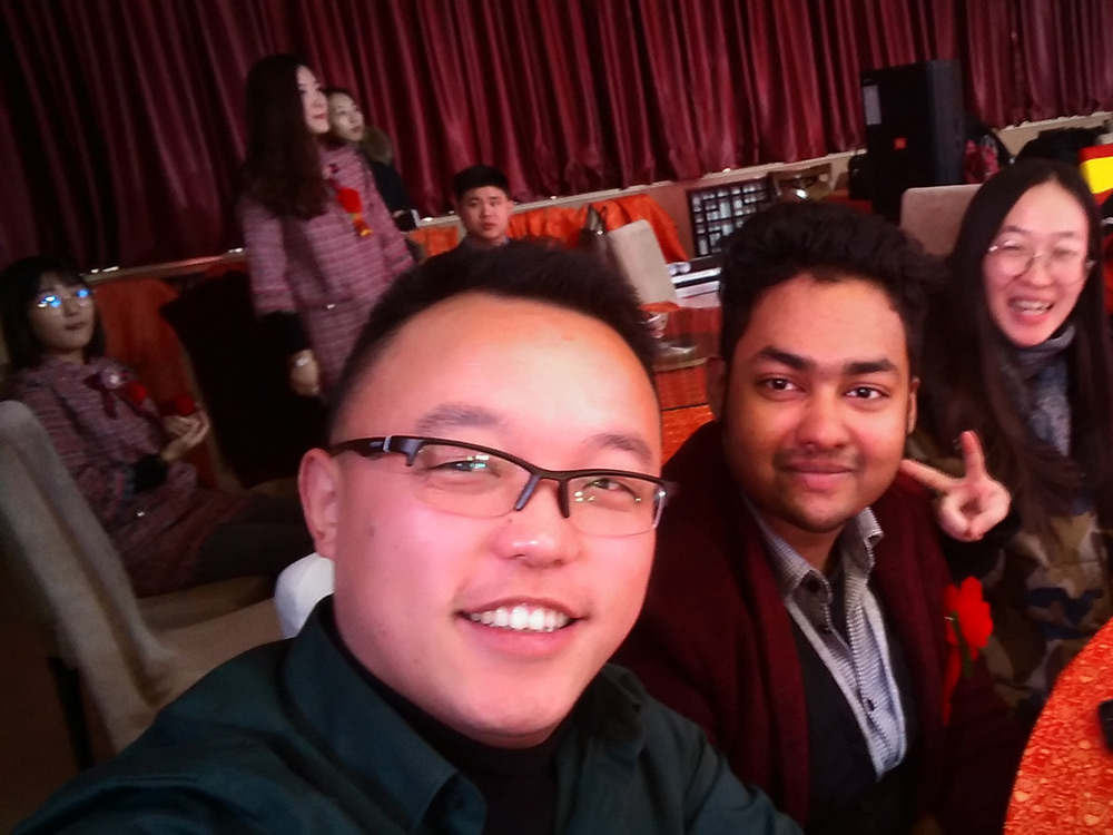 Llevar a un cliente de Bangladesh a visitar una boda de tipo chino Taking Bangladesh Customer Visiting Chinese Type Wedding